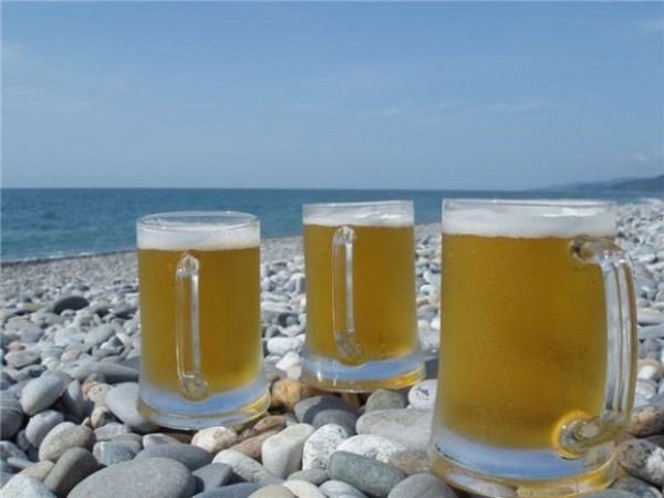 http://beer.perekop.org/wp-content/uploads/2011/09/live_beer_sea.jpg